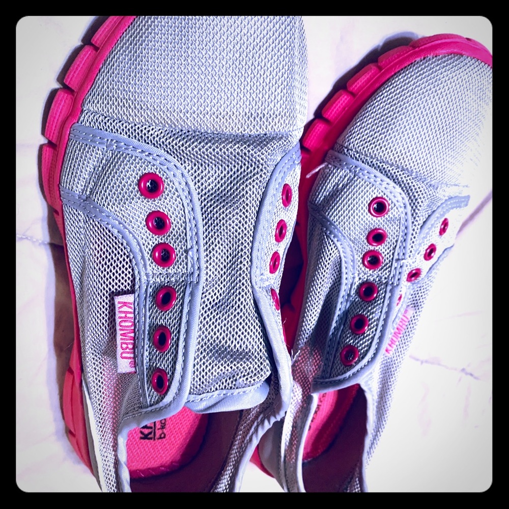 Khombu woman’s slip on sneakers